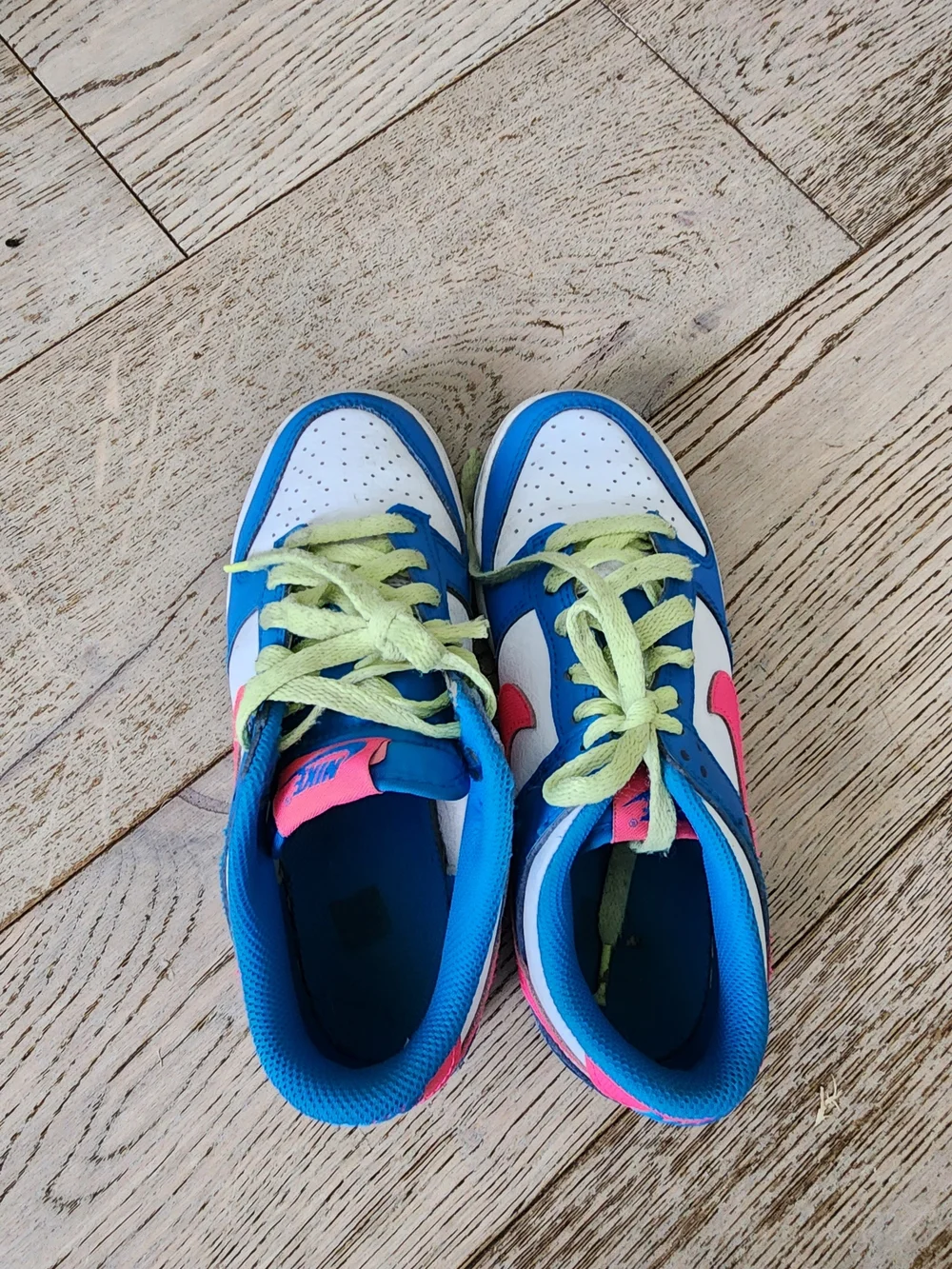 Nike Kids Low-Top Sneakers in White, Blue, Neon Yellow & Pink